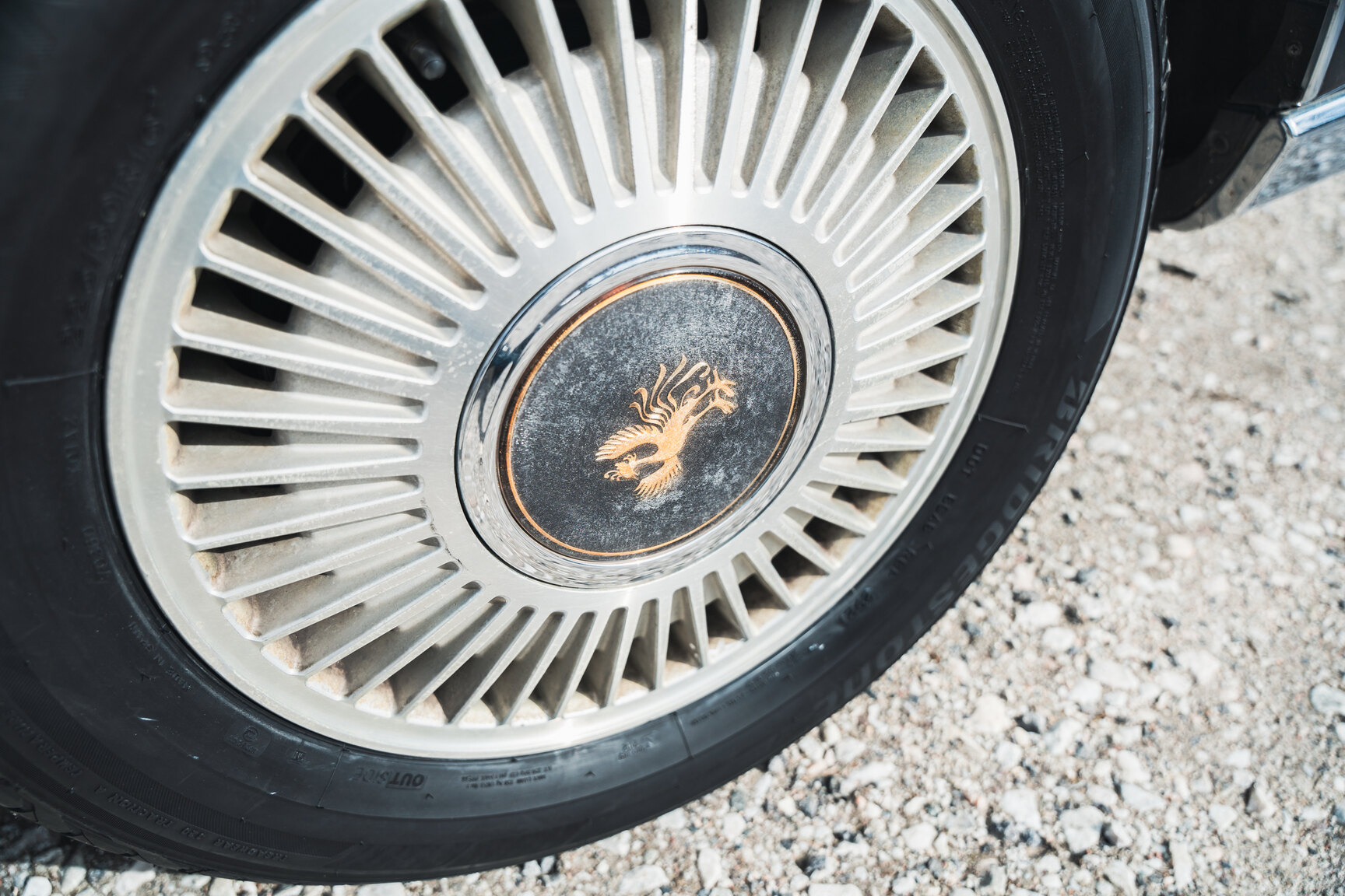 Exteriörbild på 2000 Toyota Century