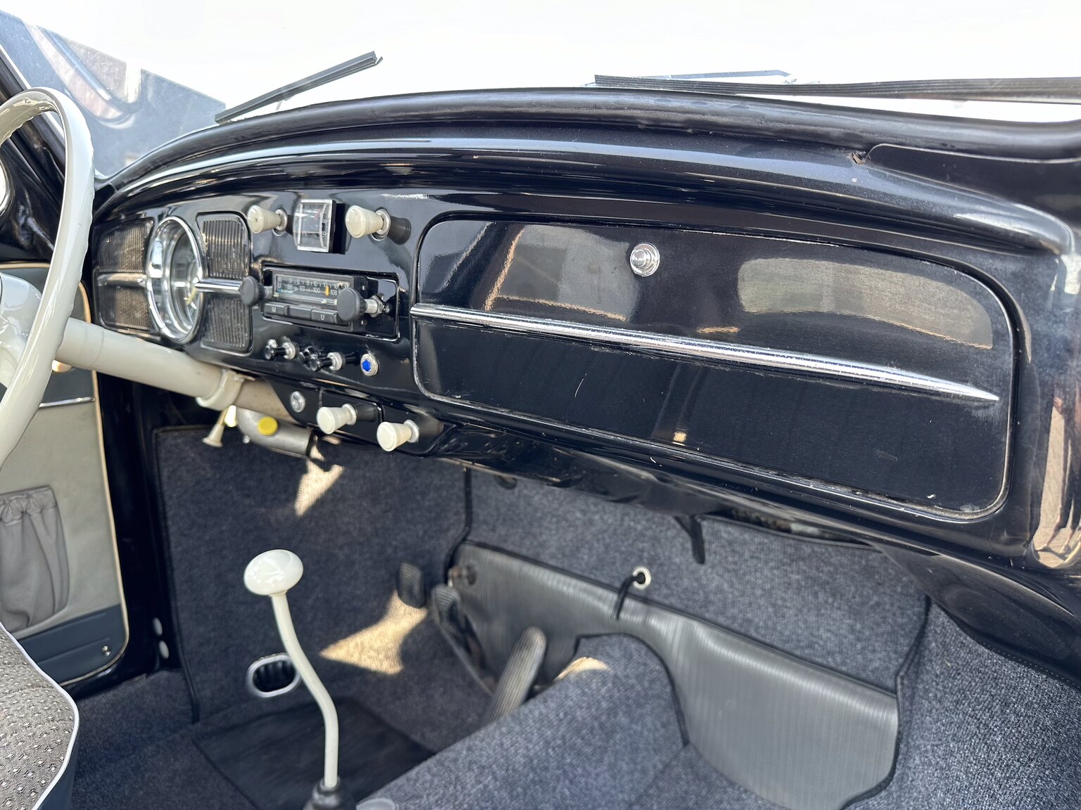 Innenraumfoto von 1958 Volkswagen 1200 Beetle