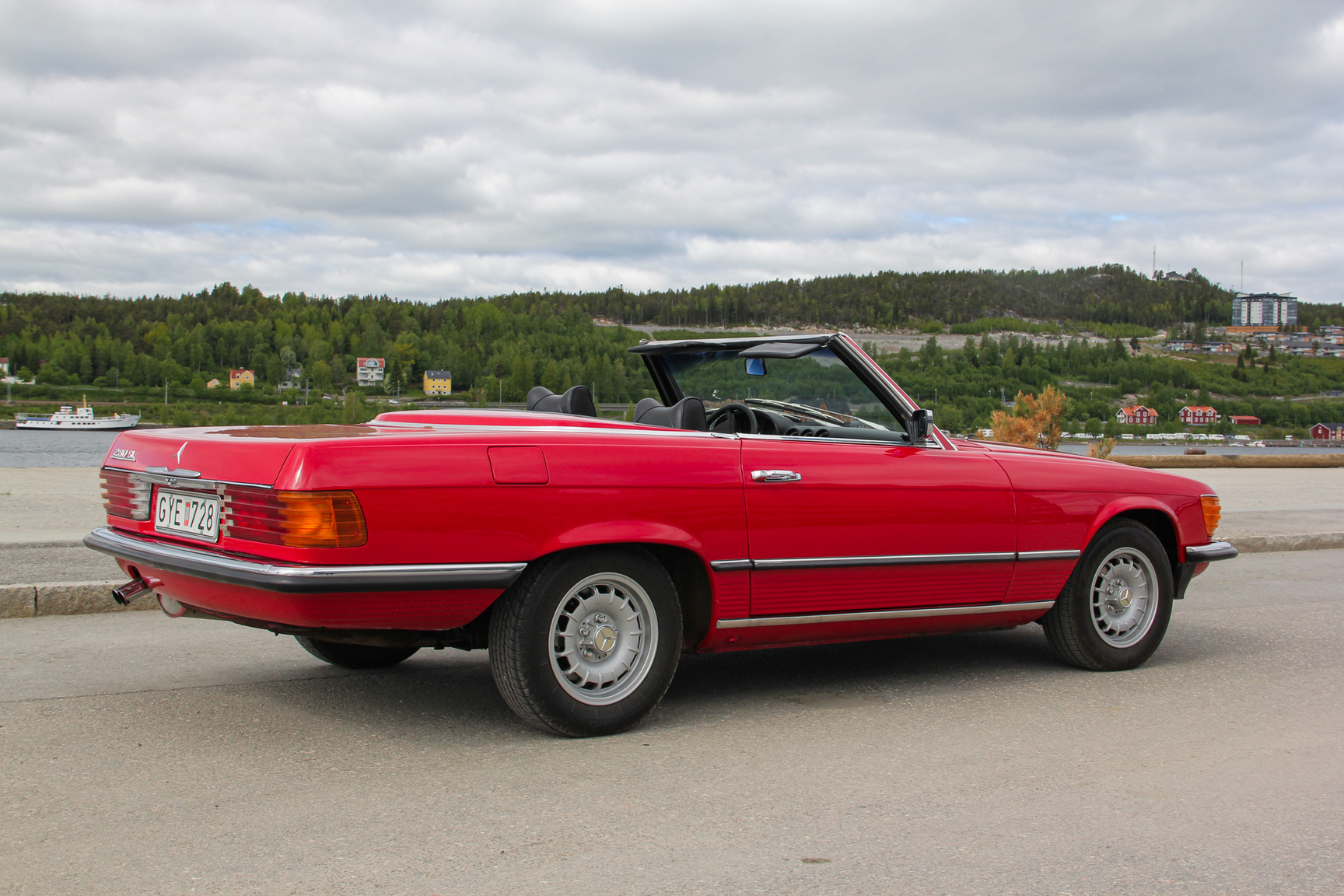 Exterior image of 1975 Mercedes-Benz 280 SL (7)
