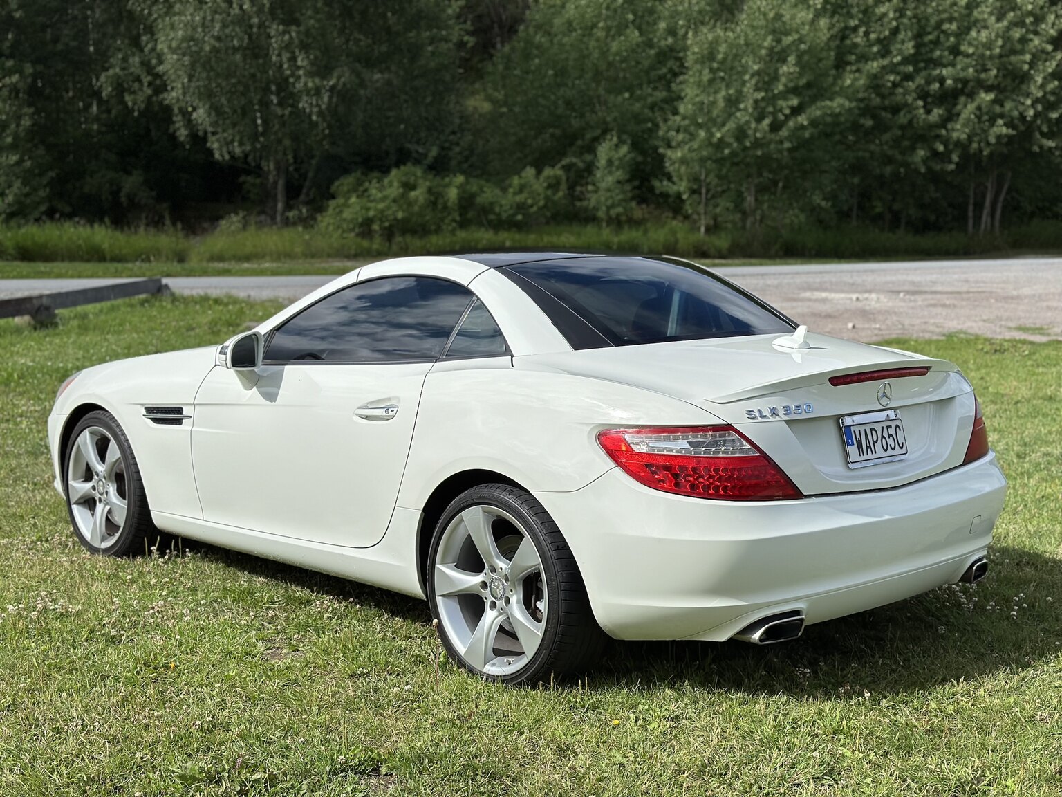 Exteriörbild på 2012 Mercedes-Benz SLK 350