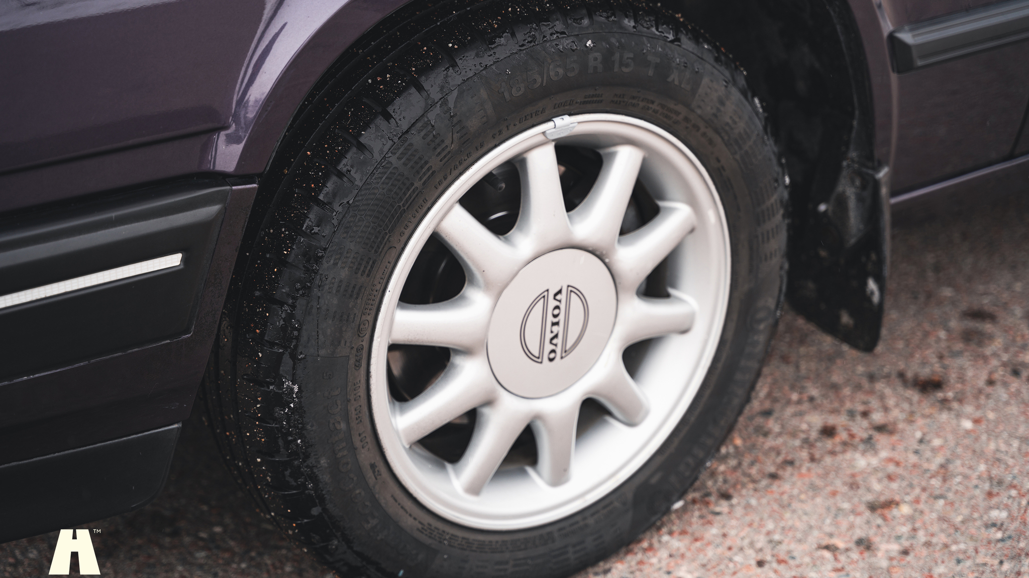 Exterior image of 1995 Volvo 940 SE