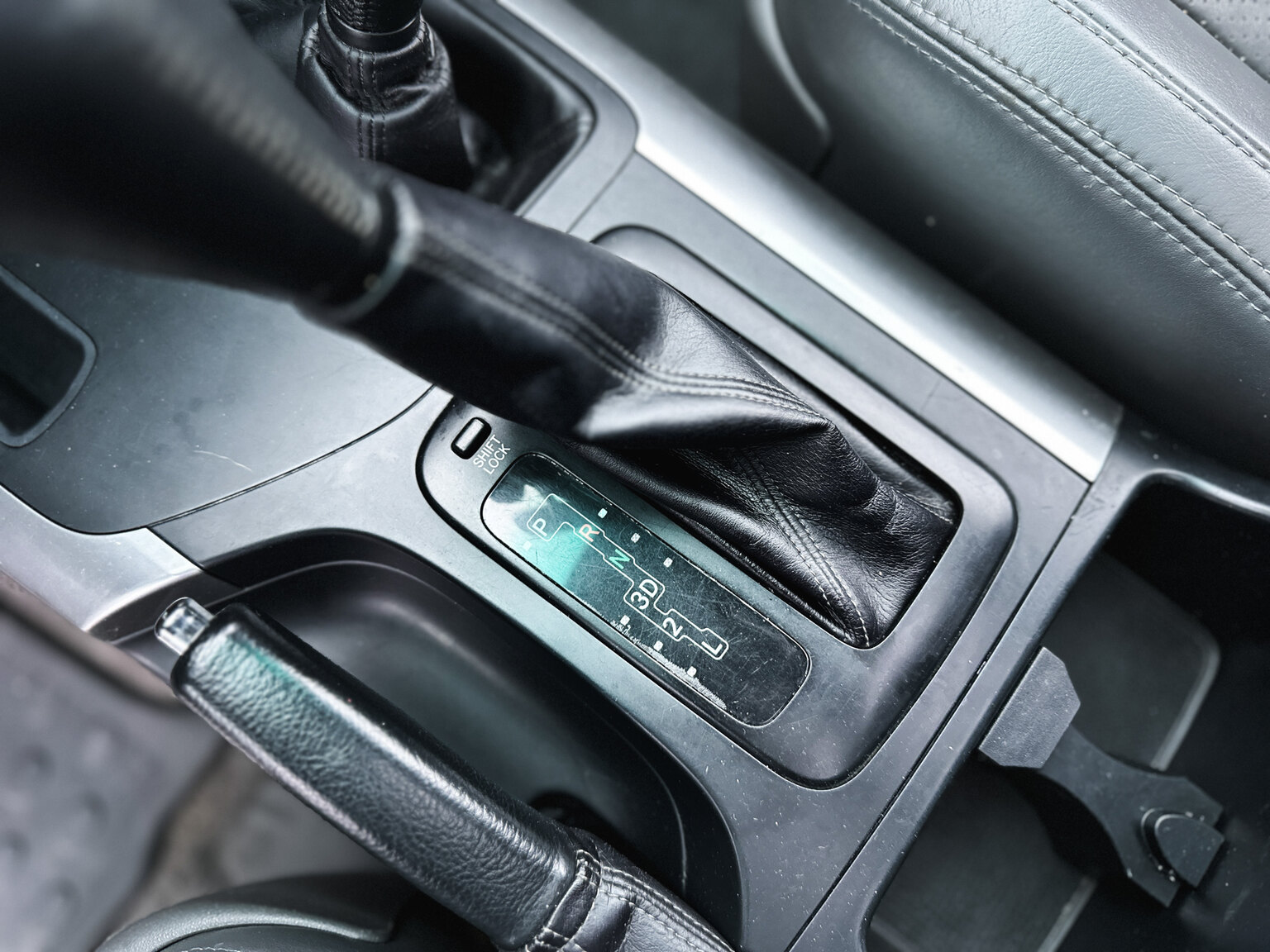 Innenraumfoto von 2004 Toyota Land Cruiser