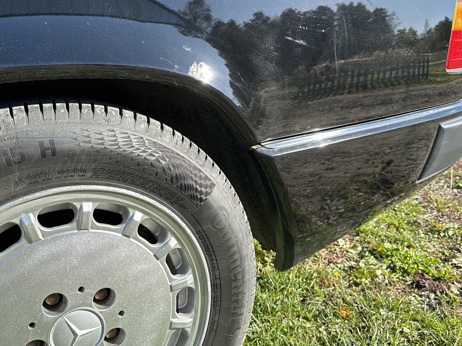 Exteriörbild på 1990 Mercedes-Benz 300 CE 24V (26)