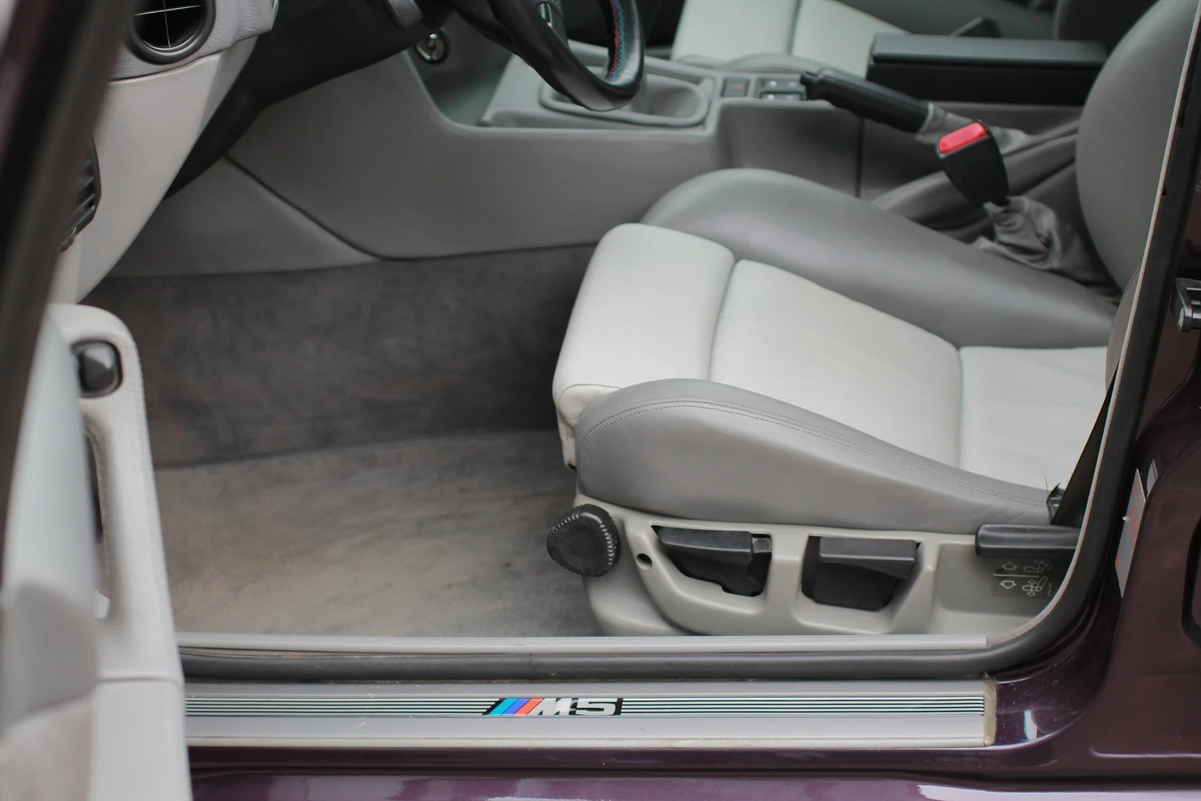 Innenraumfoto von 1993 BMW M5 Touring 3.8 Manual (2)