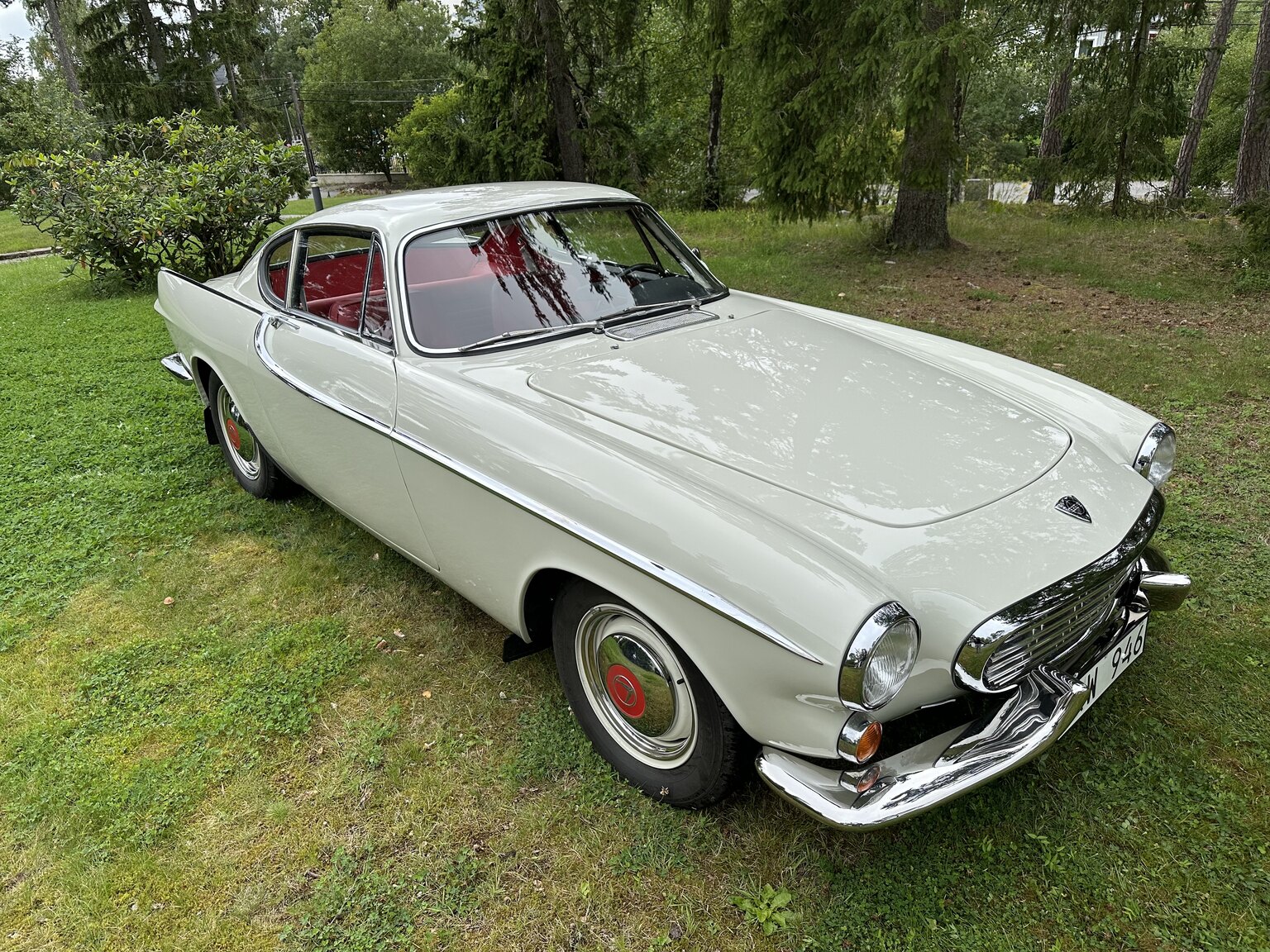Exterior image of 1964 Volvo P 1800 S