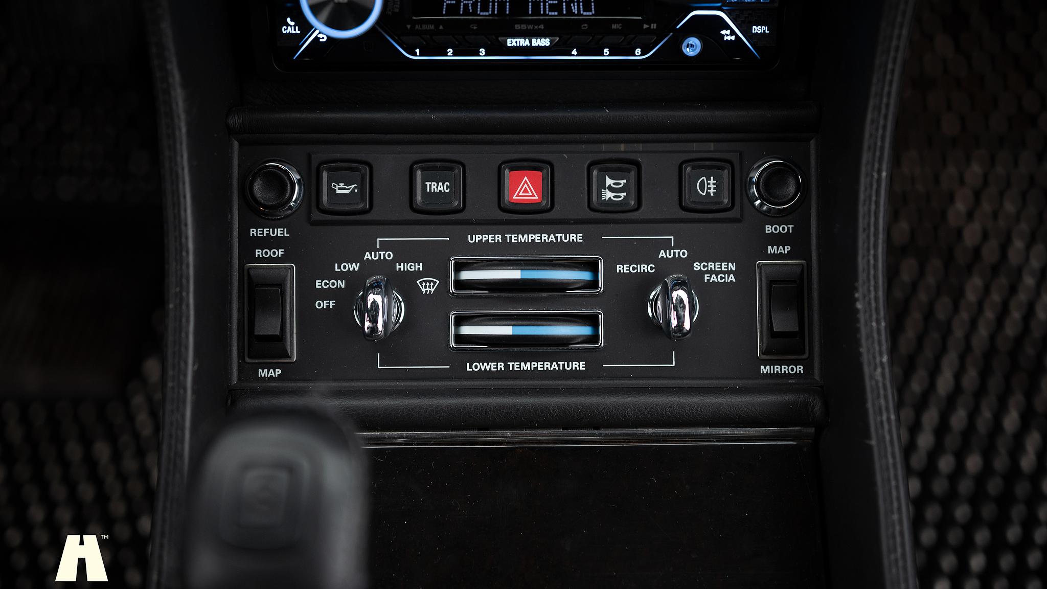 Innenraumfoto von 1997 Bentley Continental T (36)