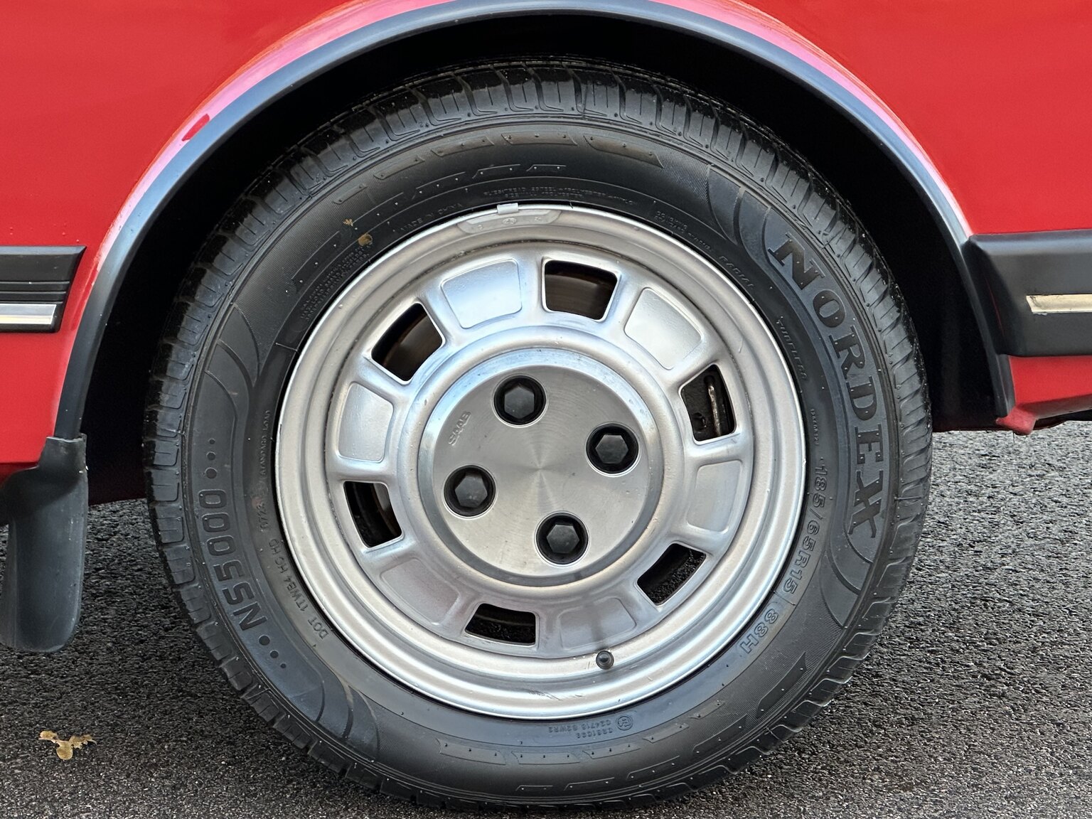 Aussenfoto 1984 Saab 900 GL