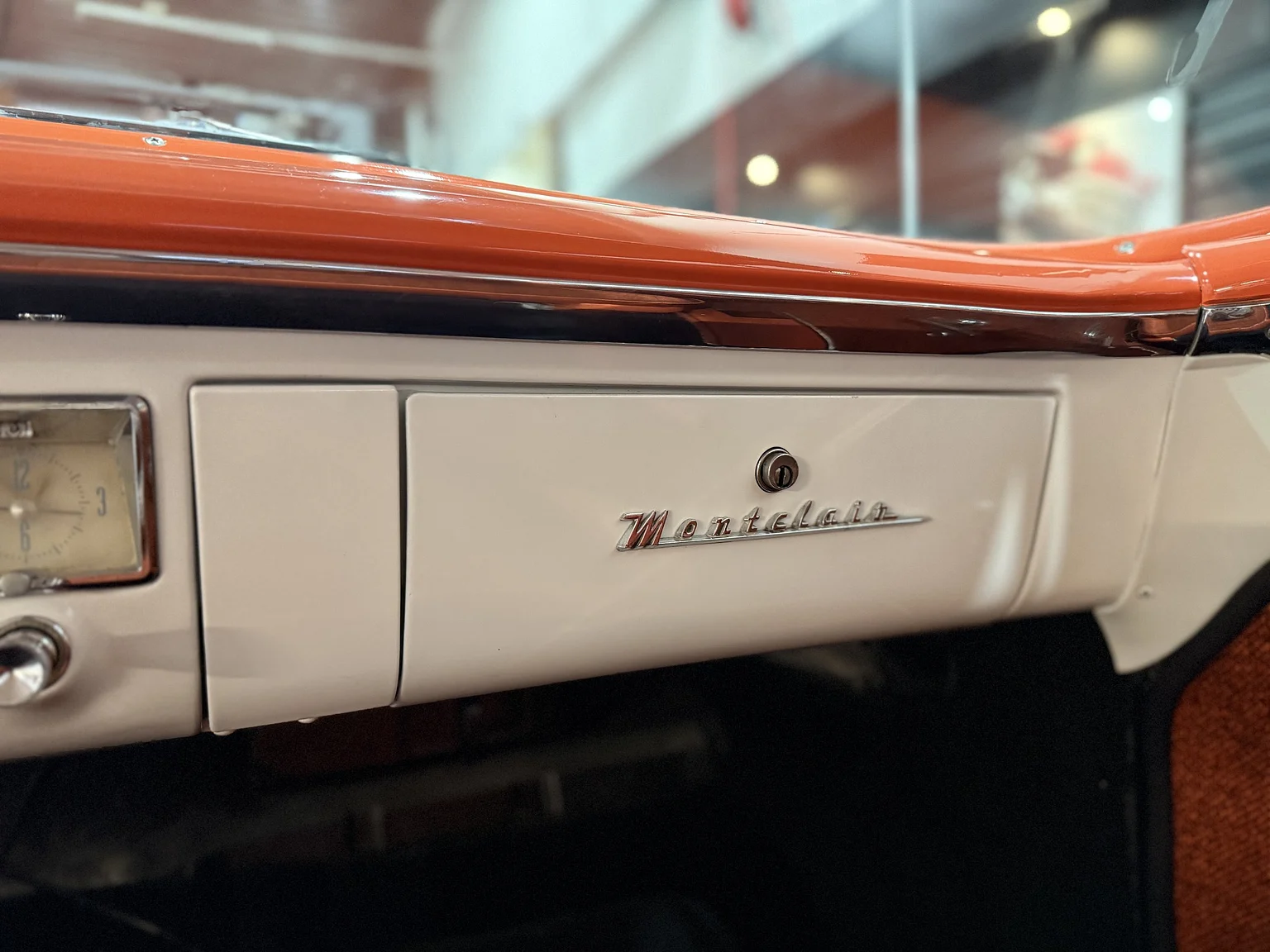 Innenraumfoto von 1956 Mercury Montclair Sport Sedan (23)