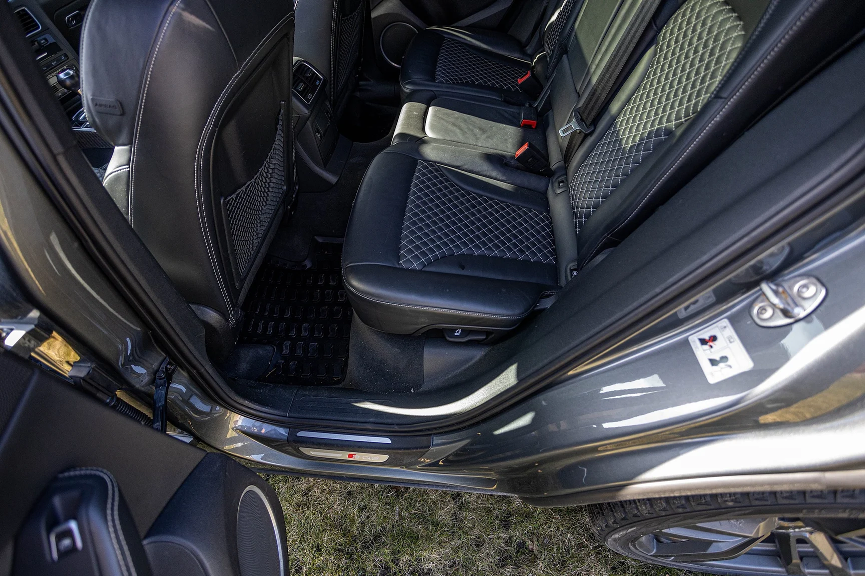 Innenraumfoto von 2017 Audi SQ 5 Plus TDI (31)