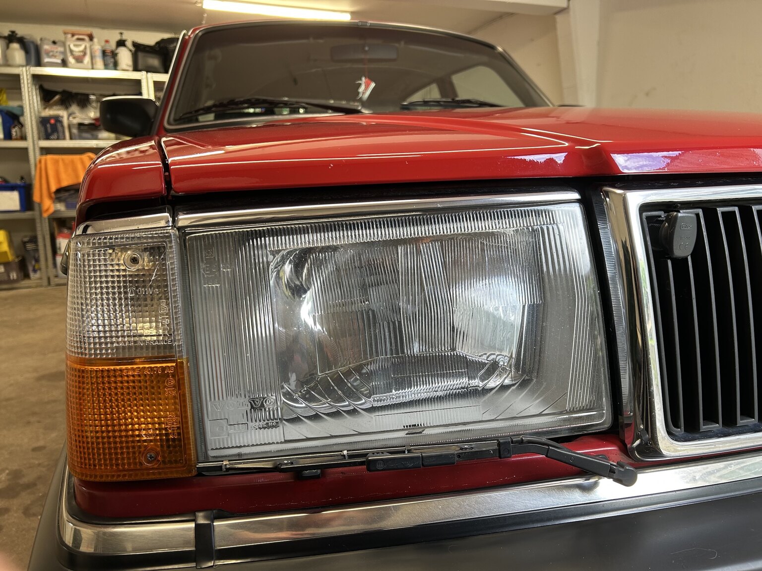 Exterior image of 1990 Volvo 240 GL