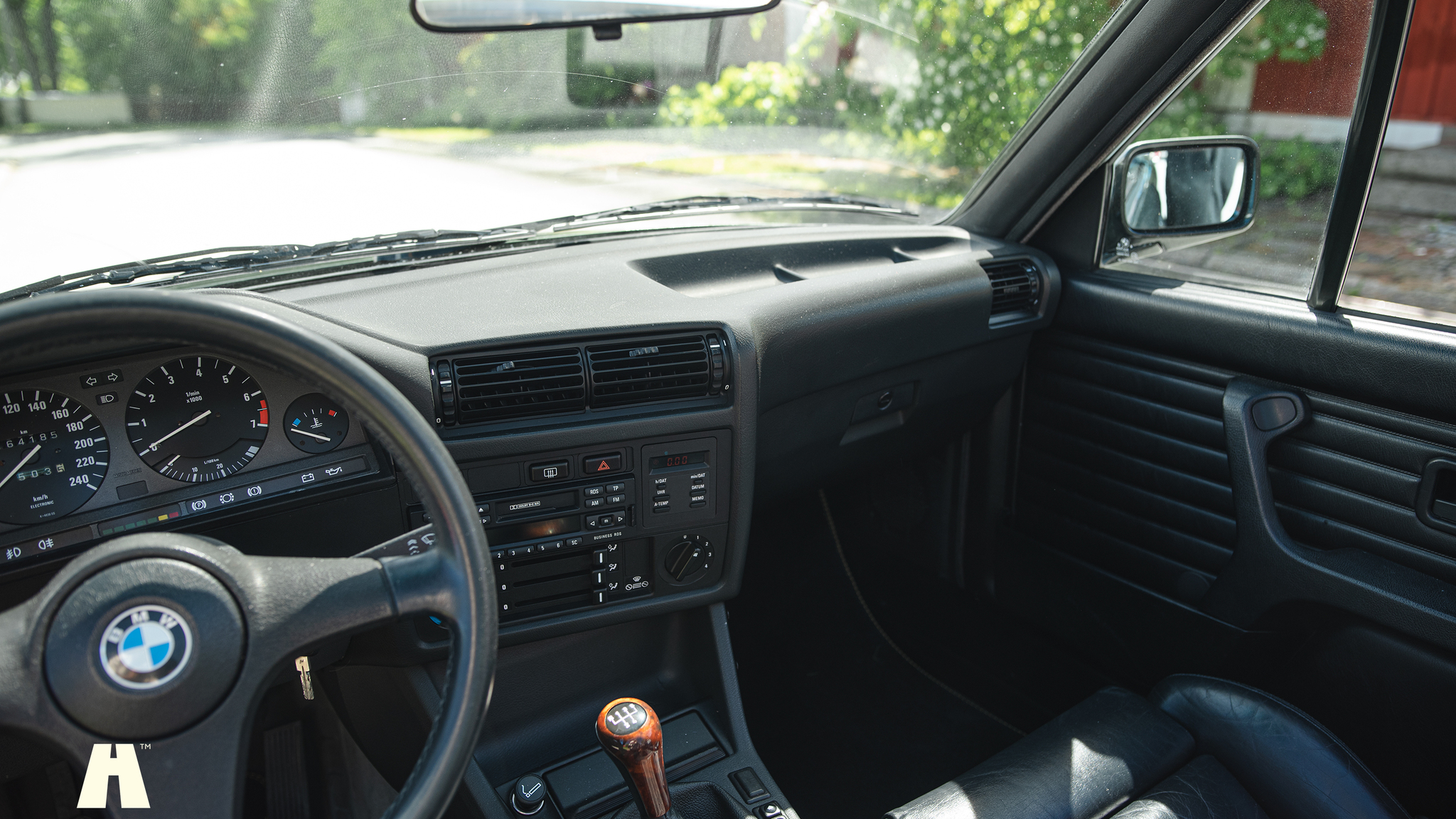 Innenraumfoto von 1990 BMW 320i Cabrio