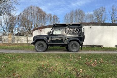 Exterior image of 2002 Land Rover Defender 90 2.5 Td5