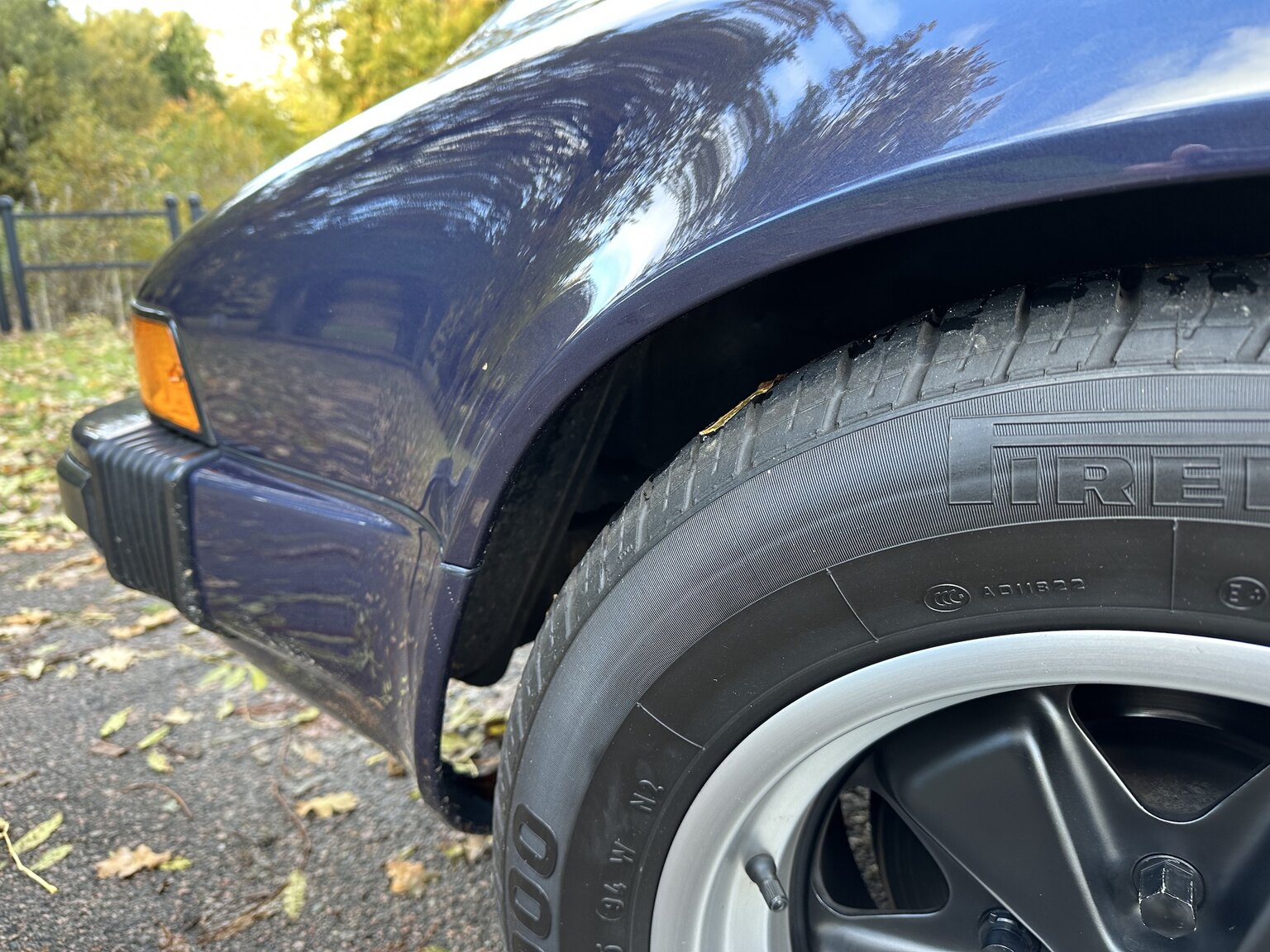 Exterior image of 1986 Porsche 911 Carrera 3.2