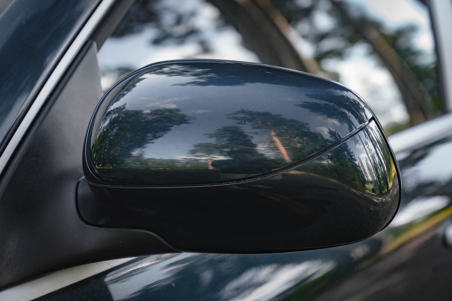 Exterior image of 2005 Porsche Cayenne Turbo WLS