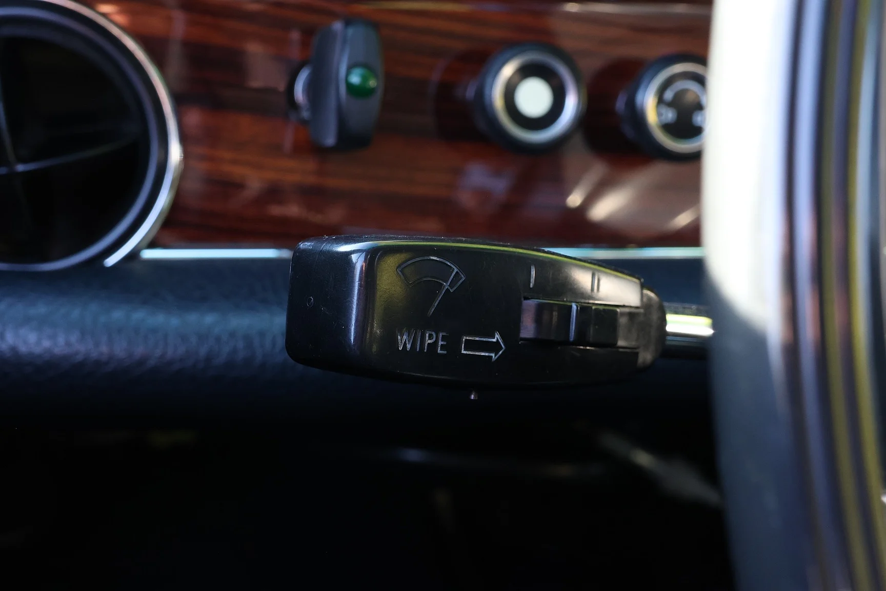 Interior image of 1972 Mercedes-Benz 280 SE 4.5  (39)