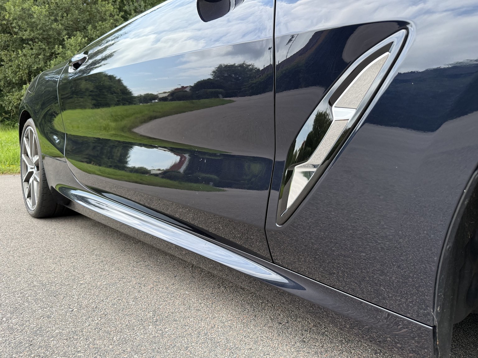 Exterior image of 2019 BMW M850i xDrive Convertible Steptronic
