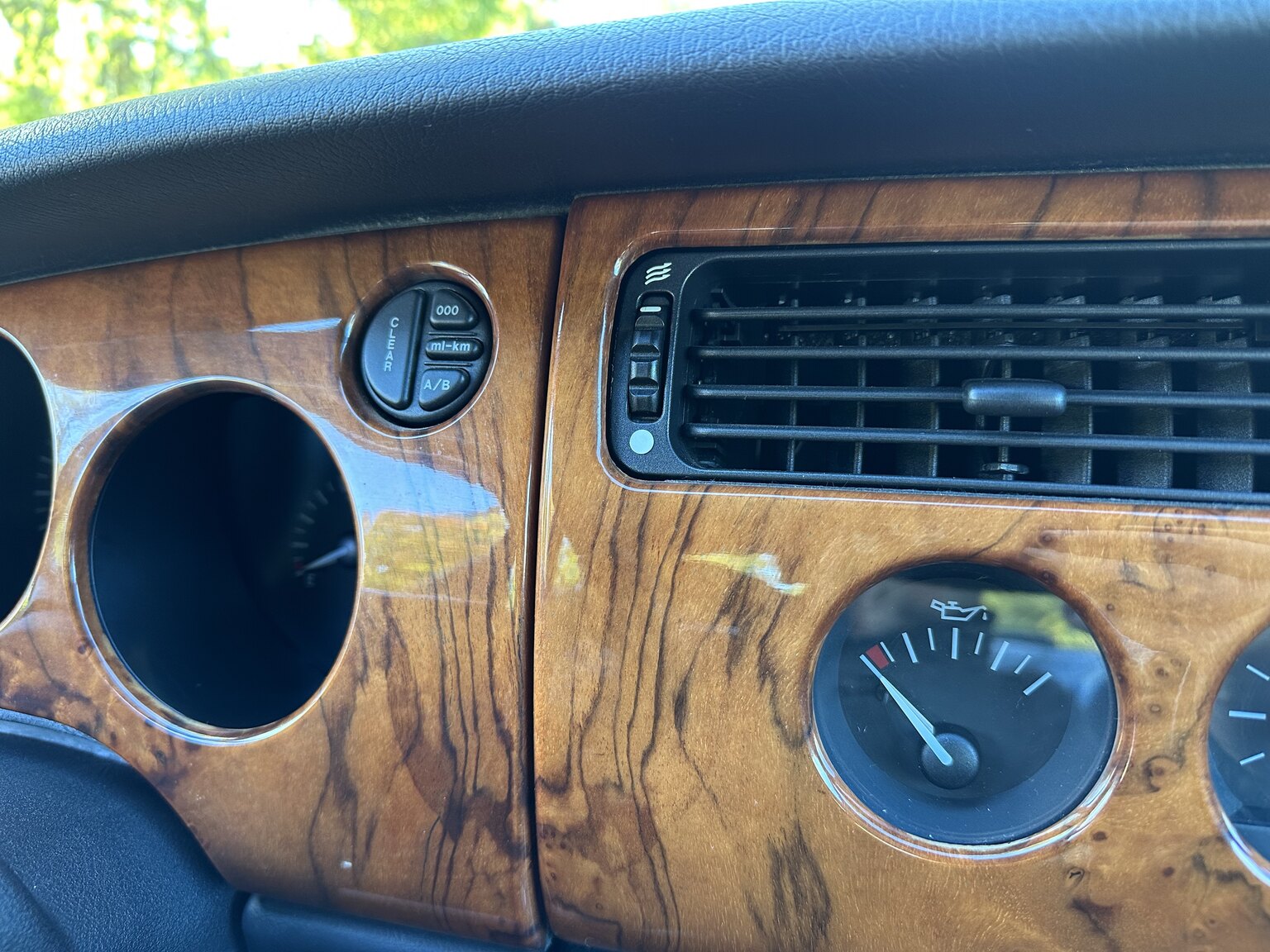 Interiörbild 2000 Jaguar XK 8
