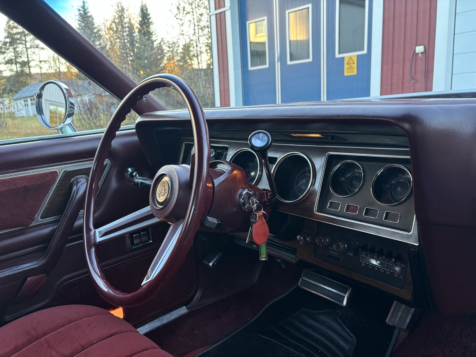 Interior image of 1976 Chrysler Cordoba