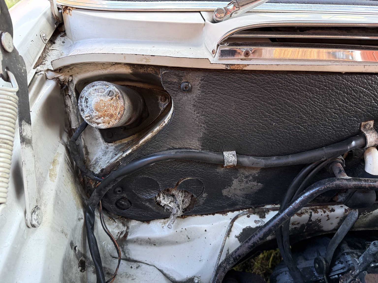 1967 Mercedes-Benz 200, Mekanik