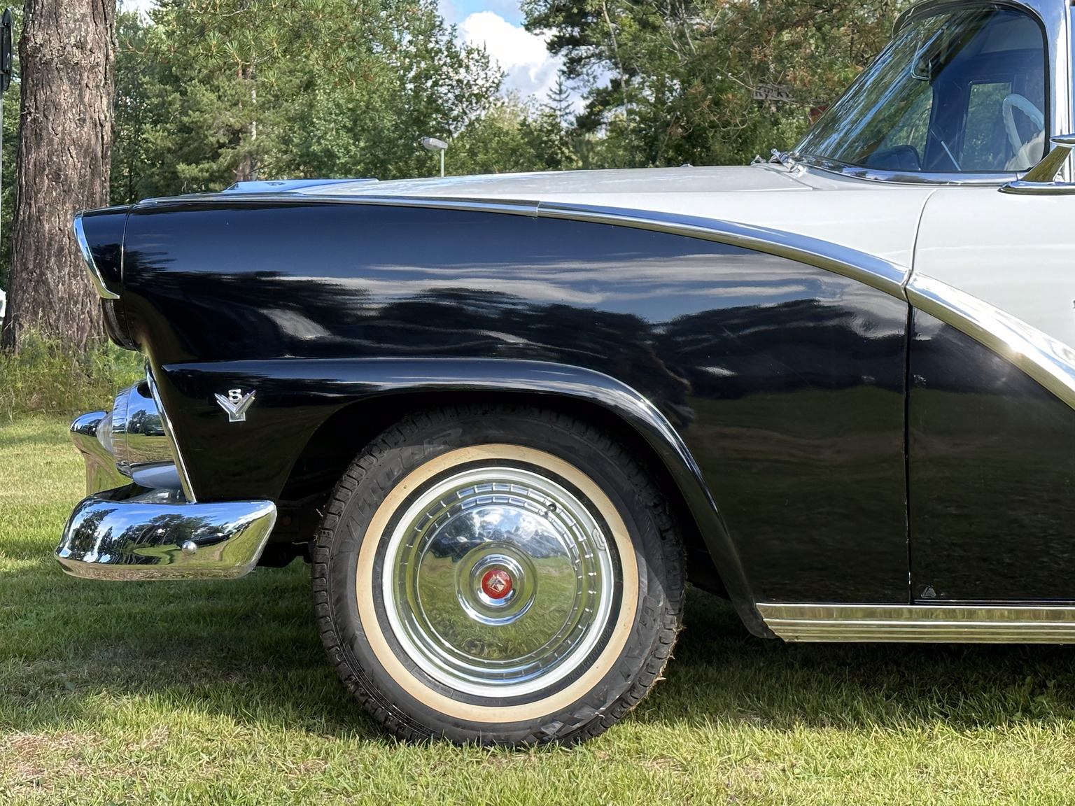 Exteriörbild på 1955 Ford Fairlane Crown Victoria