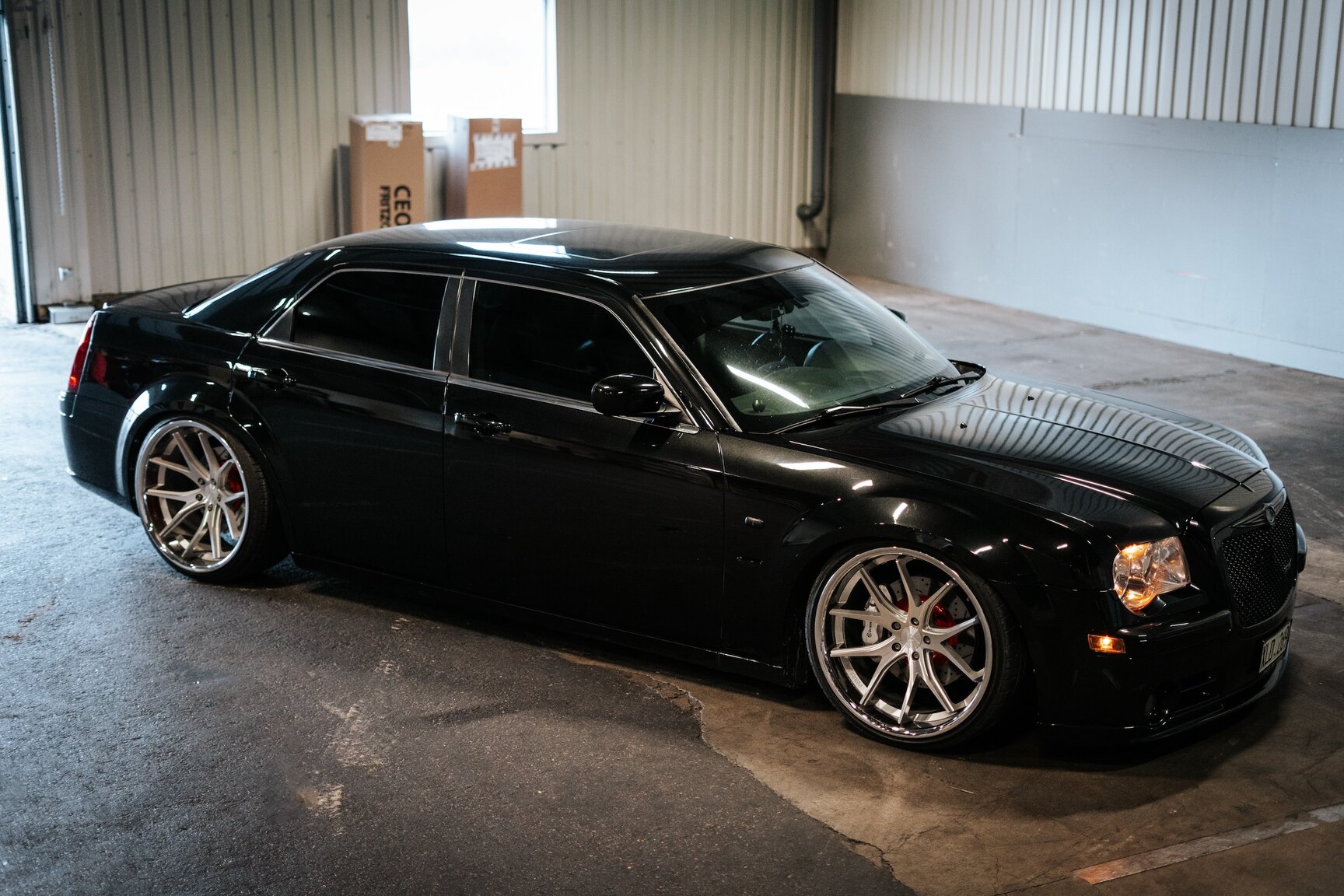 Exterior image of 2006 Chrysler 300C SRT-8 (13)