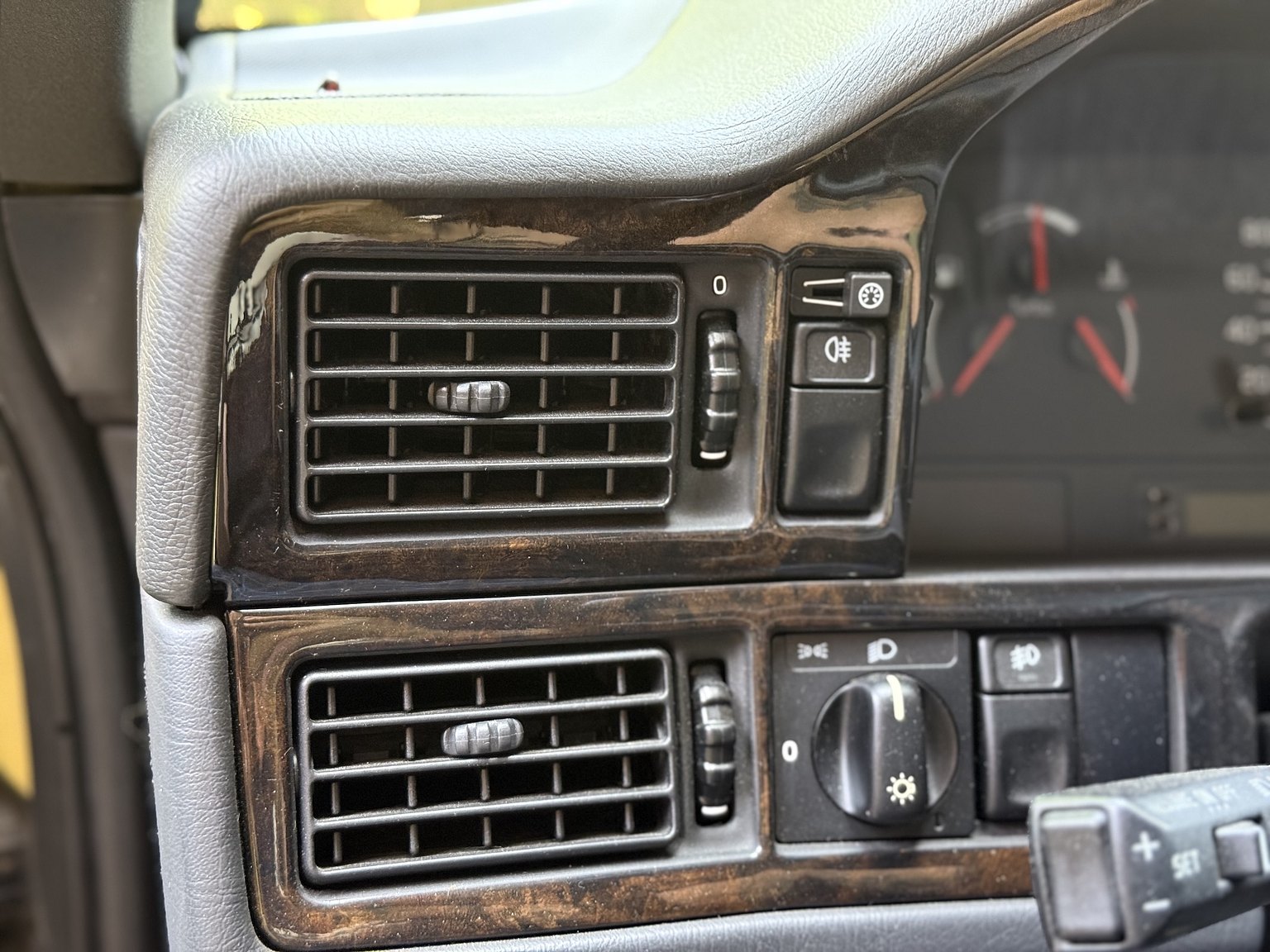 Interior image of 1995 Volvo 850 T-5R
