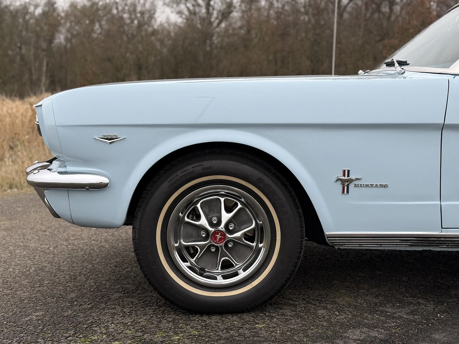 Exteriörbild på 1966 Ford Mustang Convertible 289 V8 (24)