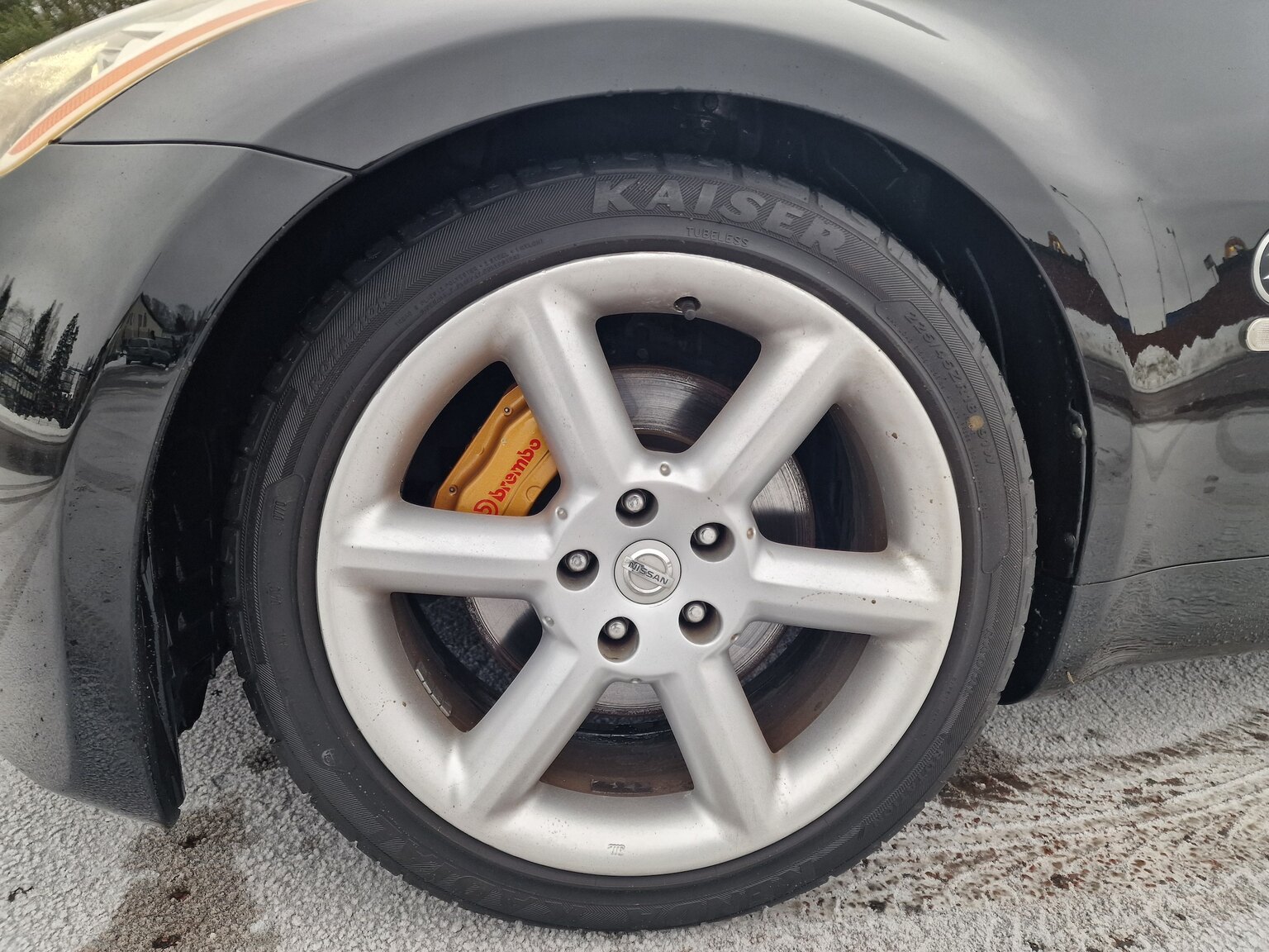 Exteriörbild på 2004 Nissan 350Z