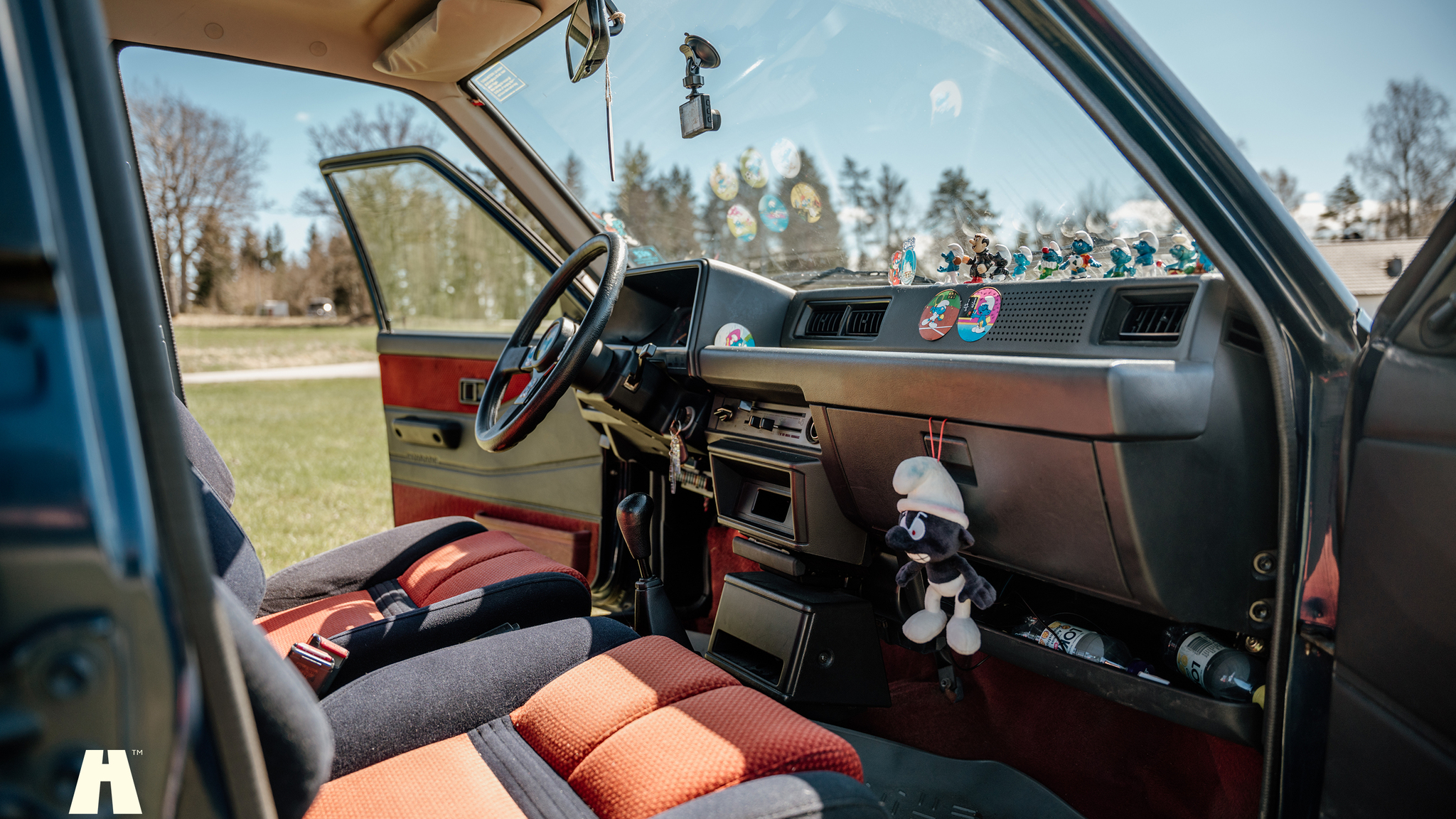 Interior image of 1986 Daihatsu Charade Turbo