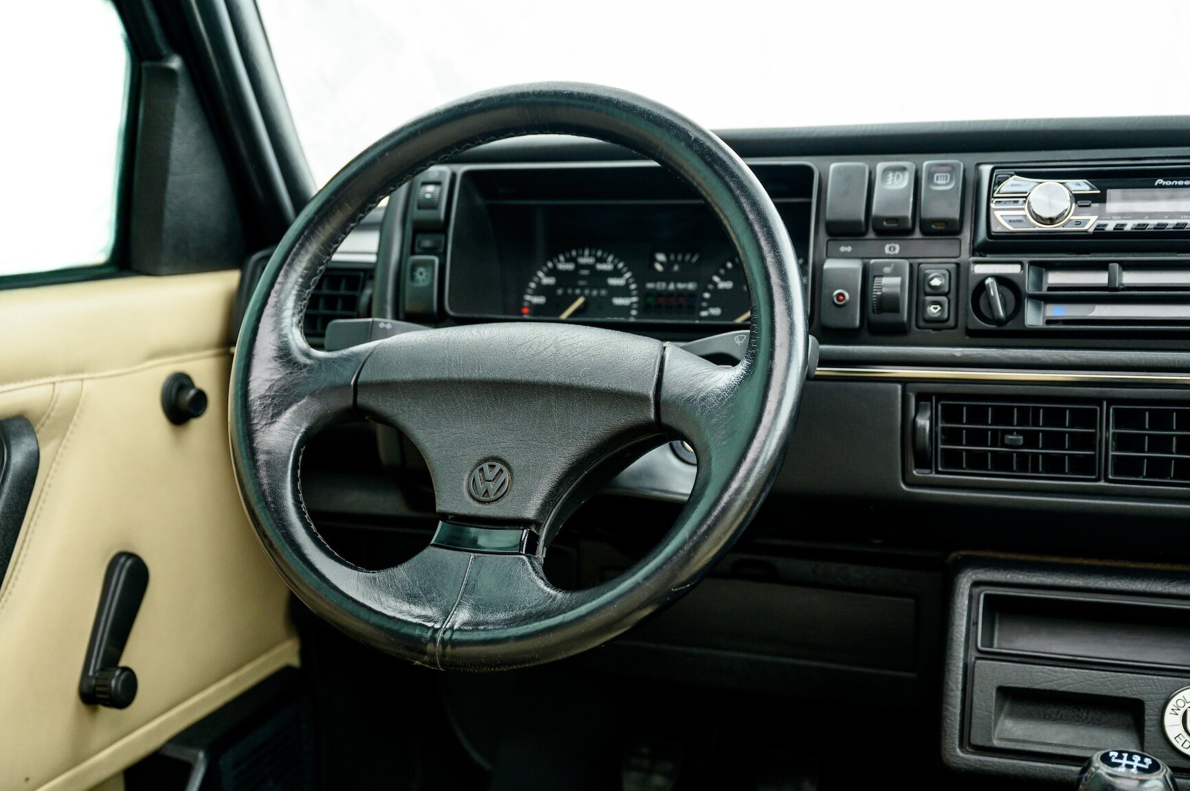 Innenraumfoto von 1991 Volkswagen Golf Country Chrome Edition (25)
