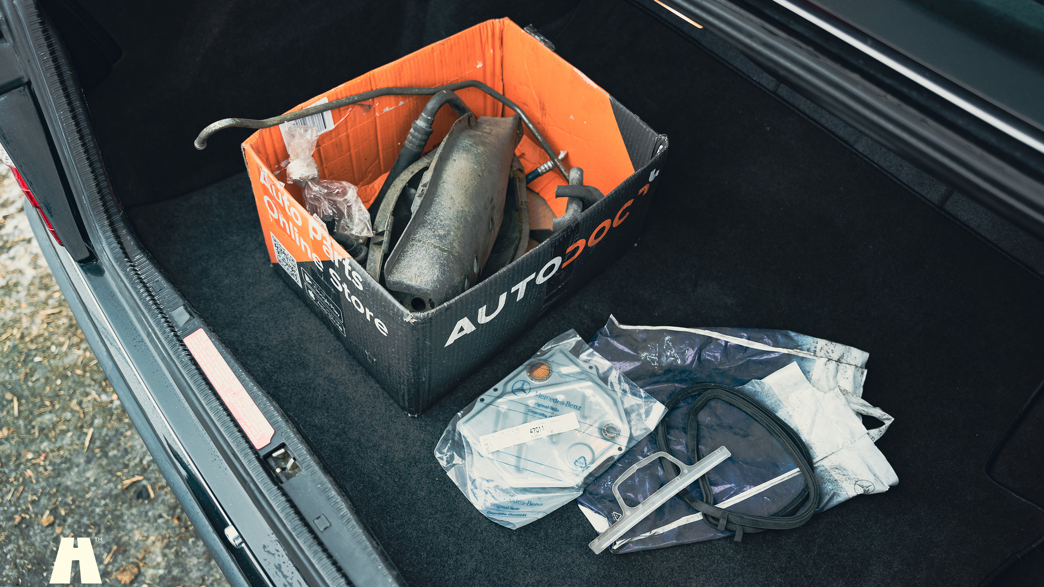 Image of 1990 Mercedes 300 CE-24 mechanics