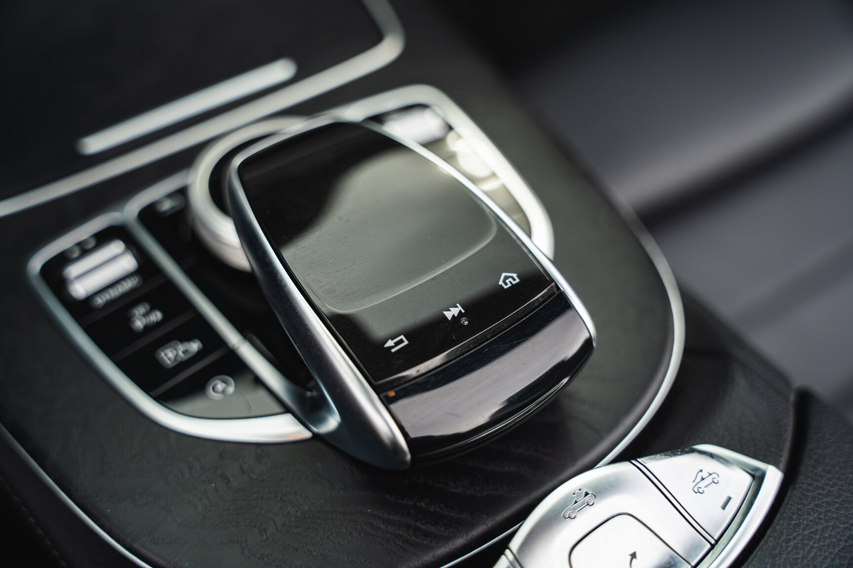 Interiörbild 2019 Mercedes-Benz E300 Cabriolet