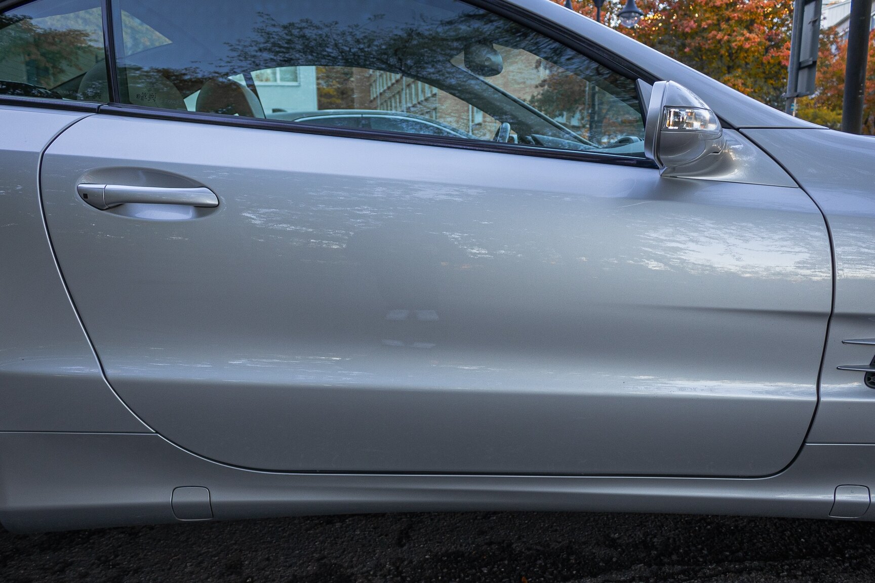 Exterior image of 2002 Mercedes-Benz SL 500