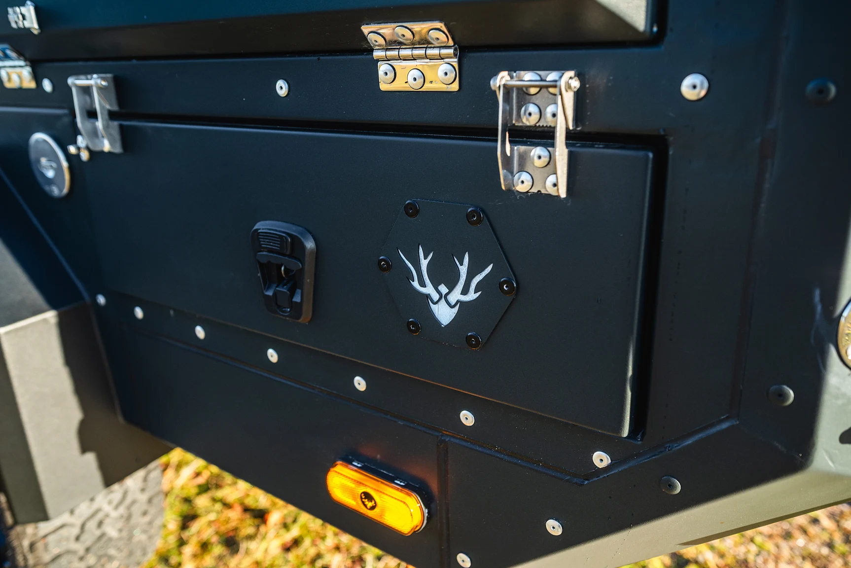 Exterior image of 2020 Northea Camper Expedition Volkswagen Amarok (102)