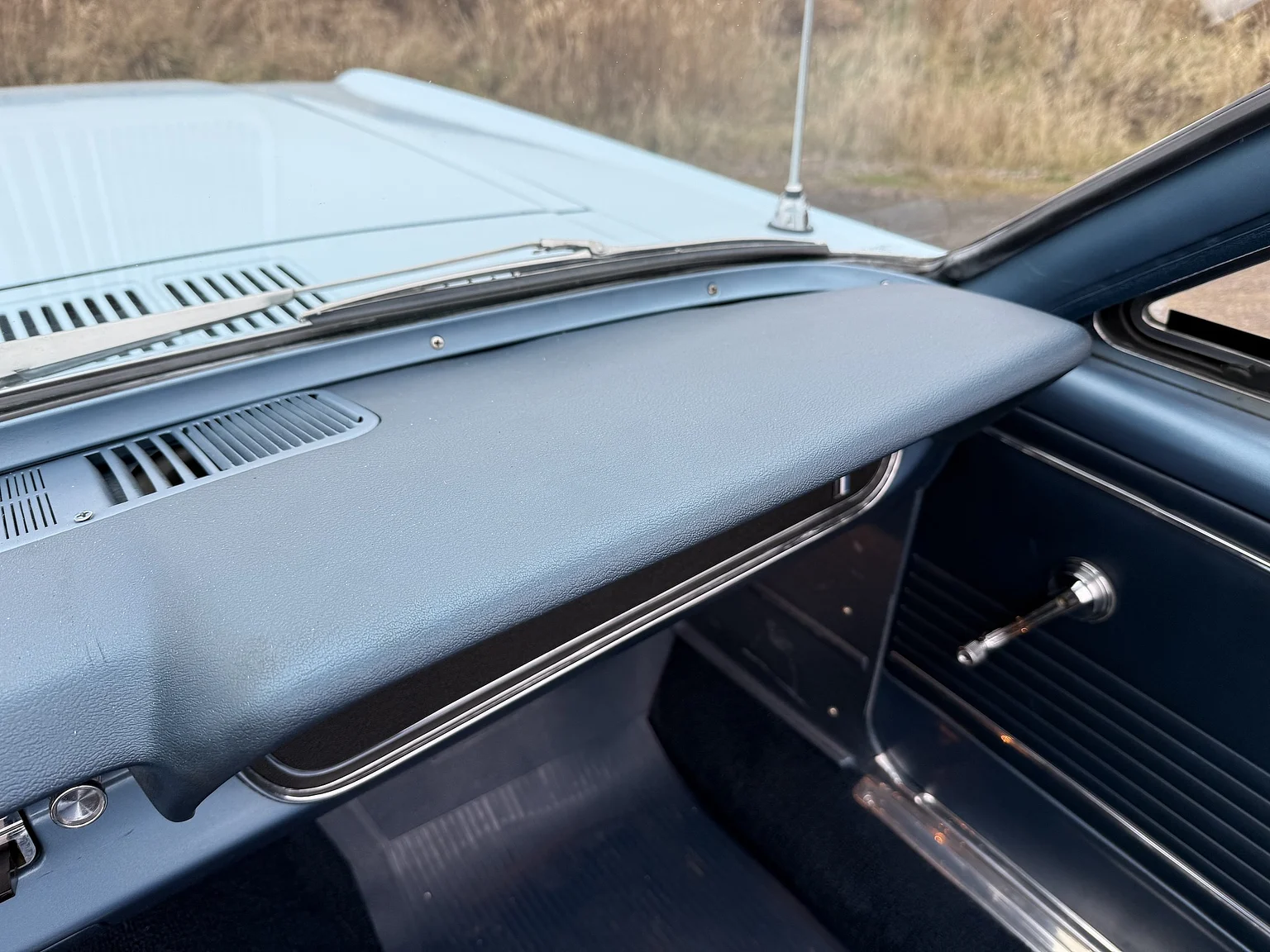 Interiörbild 1966 Ford Mustang Convertible 289 V8 (17)