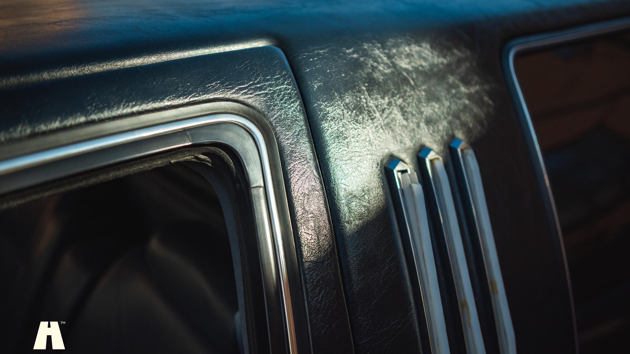 Exterior image of 1992 Lincoln Town Car Limousine 