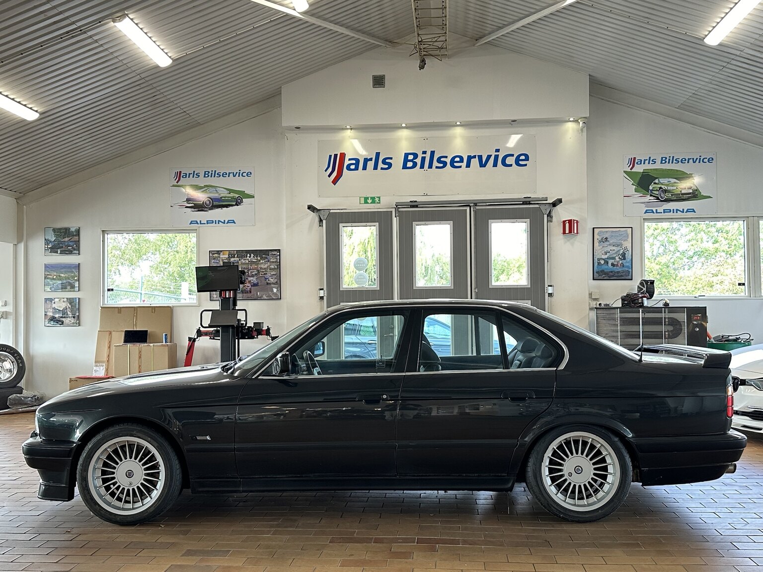 Exterior image of 1991 ALPINA BMW ALPINA B10 BI-TURBO