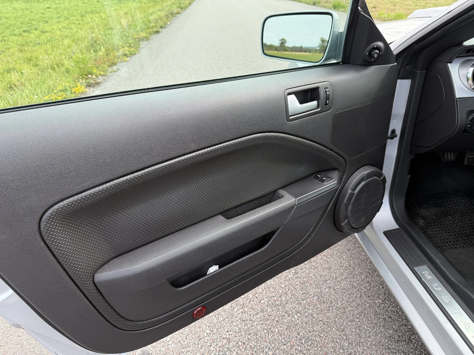 Innenraumfoto von 2006 Ford Mustang GT (4)
