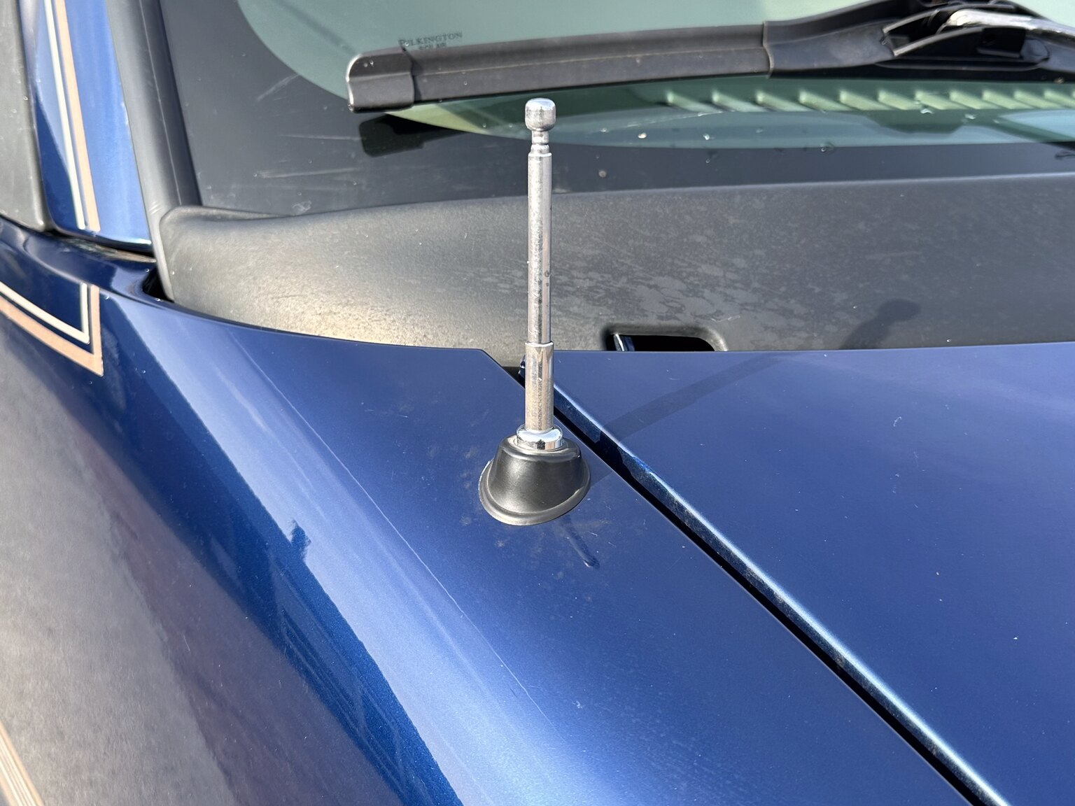 Exteriörbild på 2000 GMC Savana G1500 Conversion Van