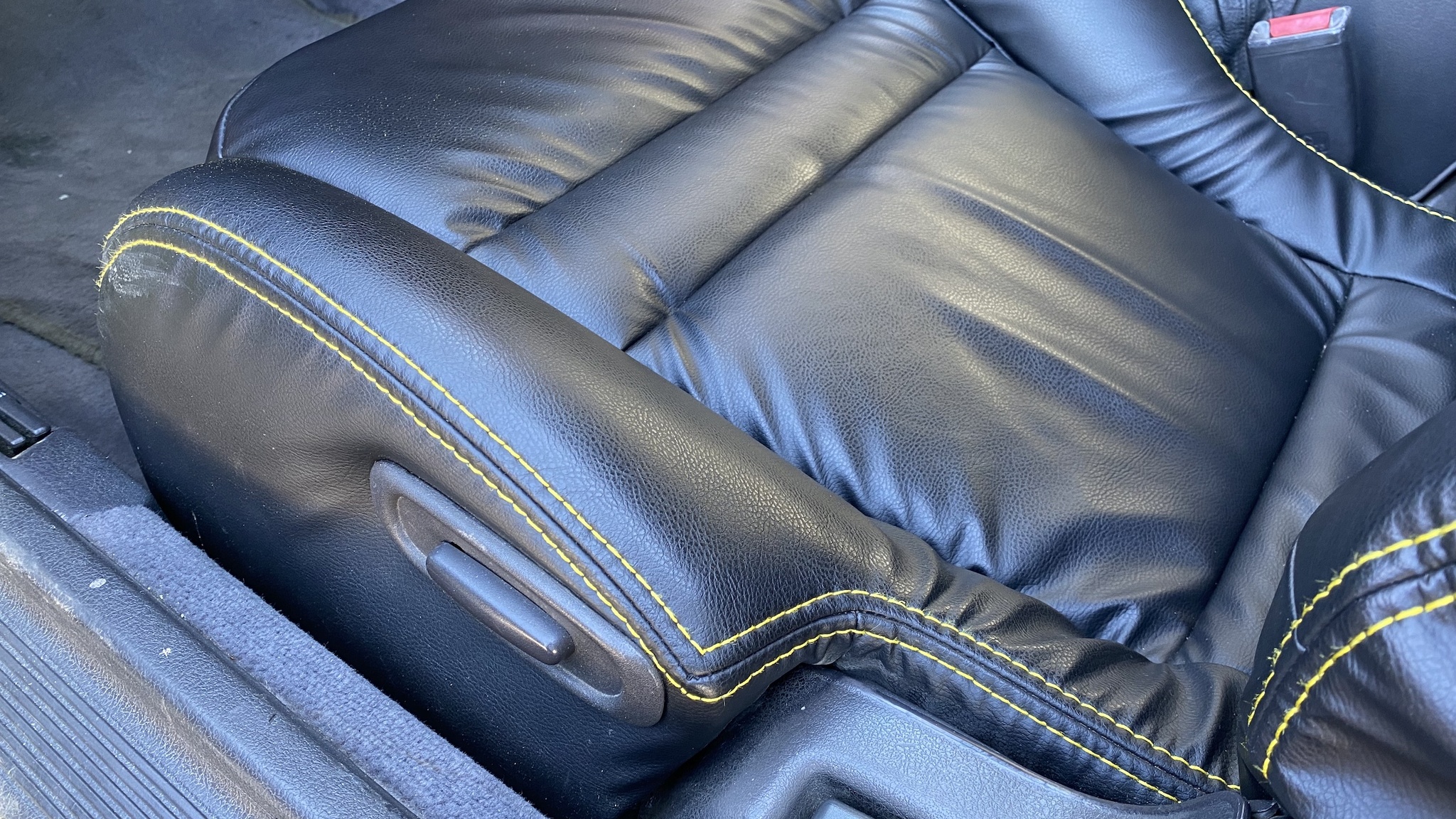 Interior image of 1992 Dodge Stealth (5)