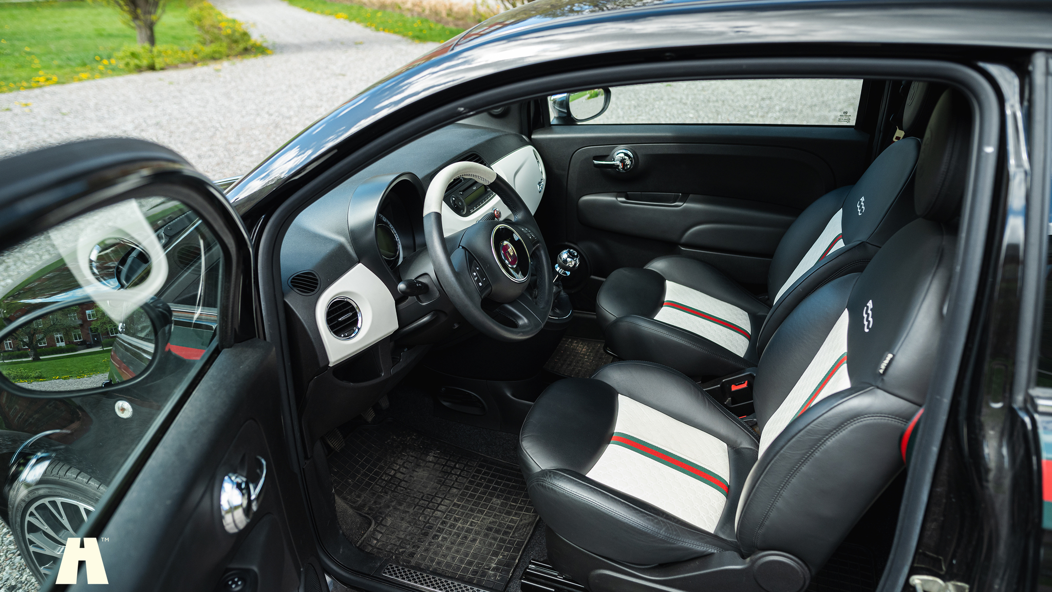 Interior image of 2012 FIAT 500 GUCCI