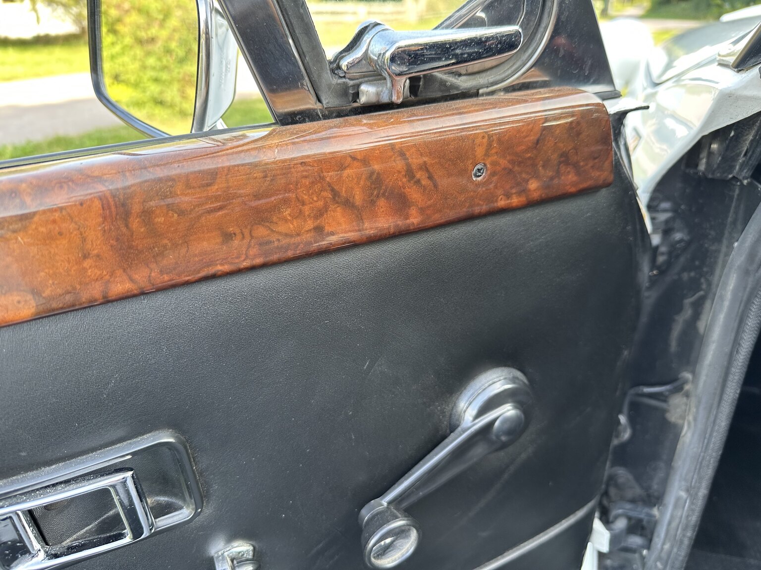Interior image of 1988 Panther Kallista