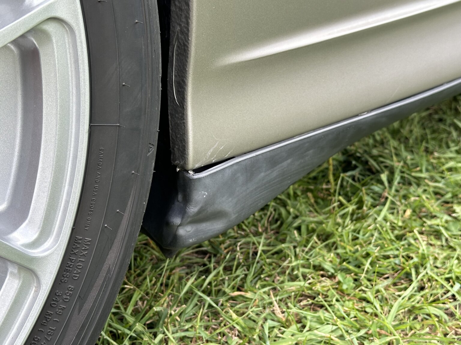 Exterior image of 2002 Porsche 996 Turbo