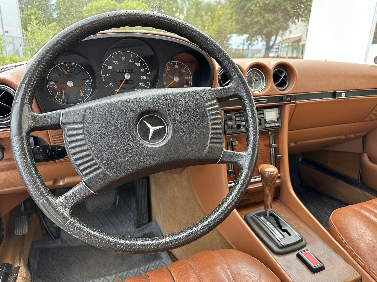 Interiörbild 1974 Mercedes benz 450 SL
