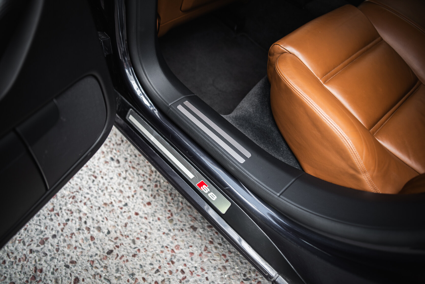 Interior image of 2009 Audi S8 5.2 V10 FSI Quattro