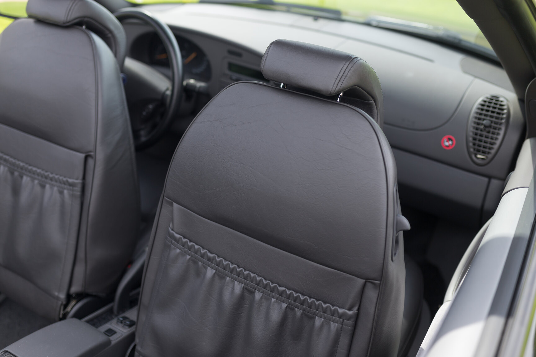 Interior image of 1998 Saab 9-3 SE 2.0T Convertible