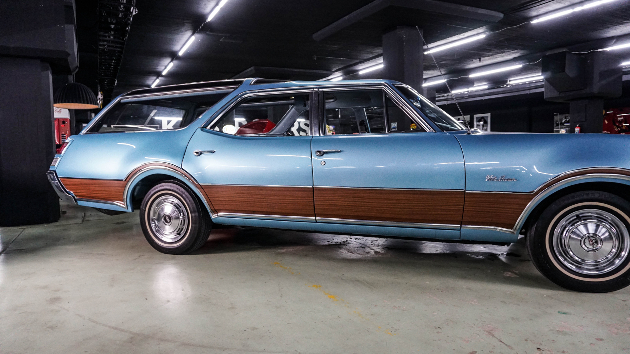 Exterior image of 1968 Oldsmobile Vista Cruiser