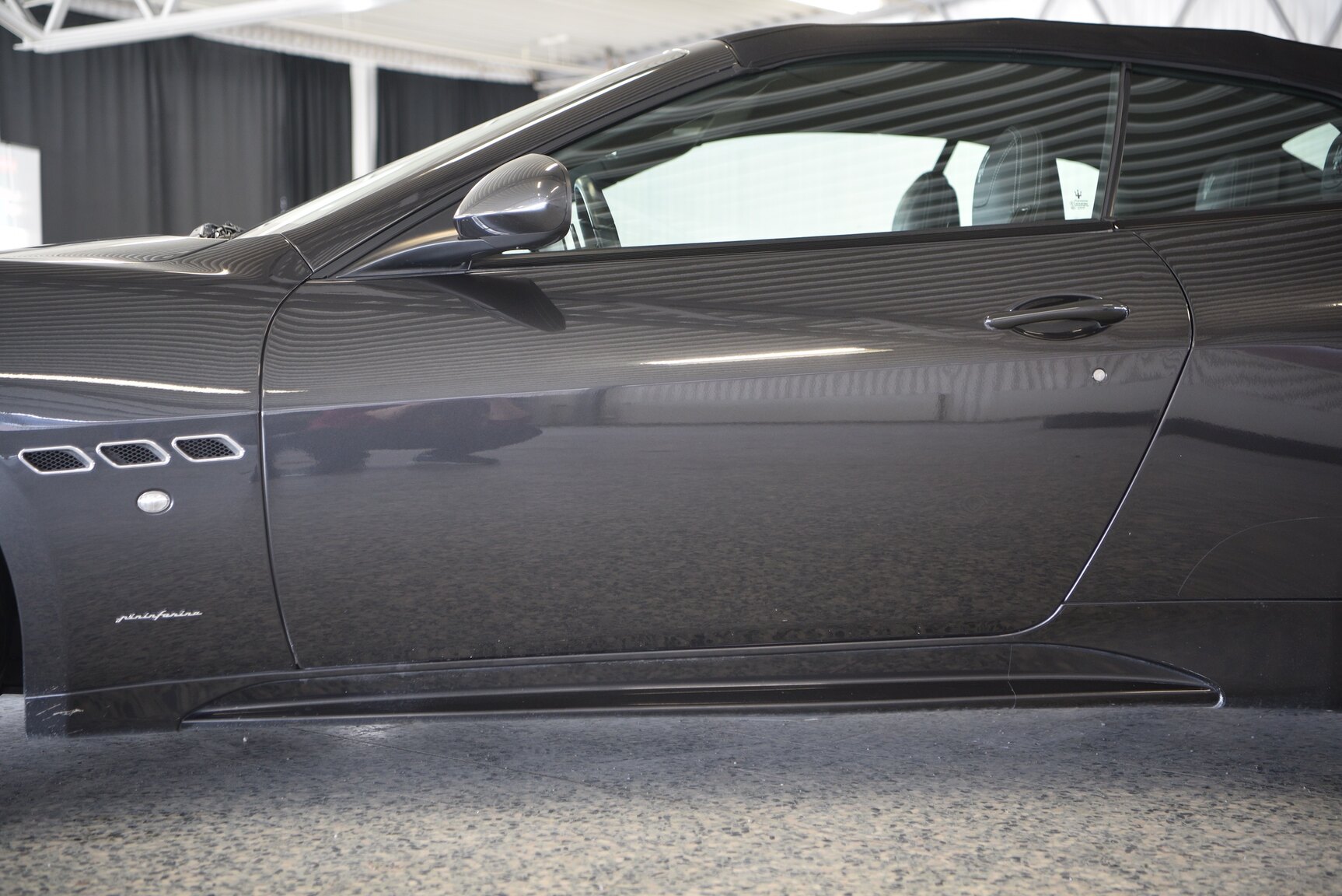 Exterior image of 2016 Maserati Grancabrio (27)