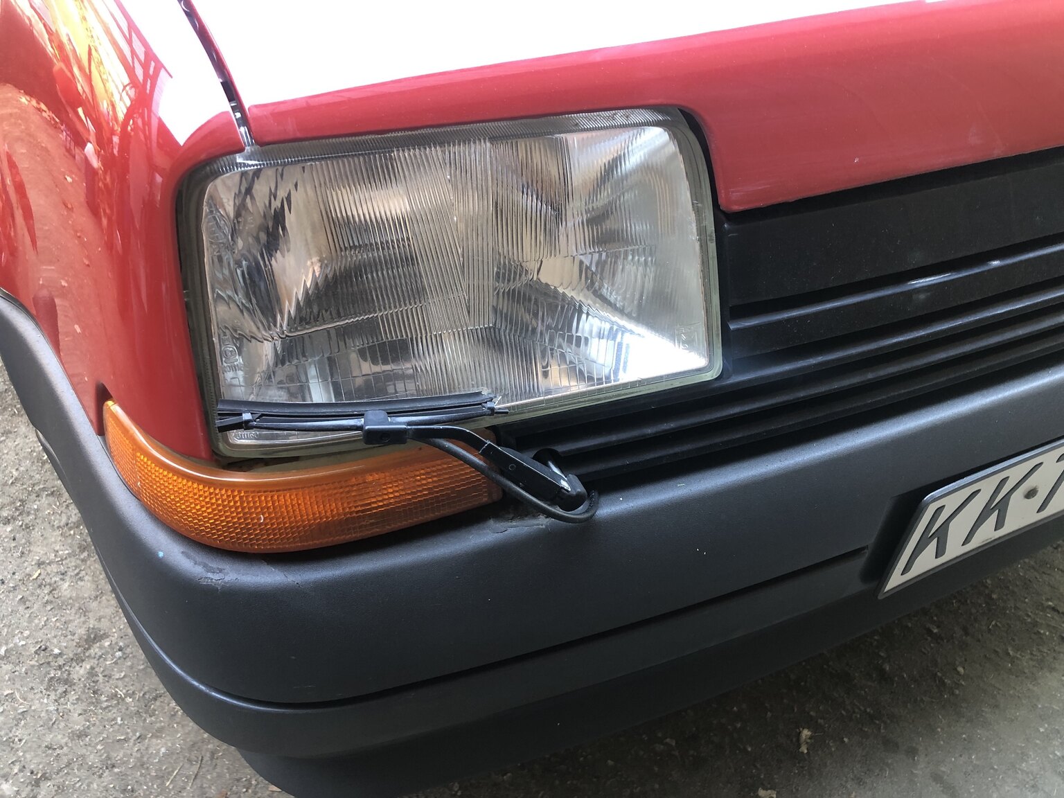 Exteriörbild på 1990 Renault 5 (17)