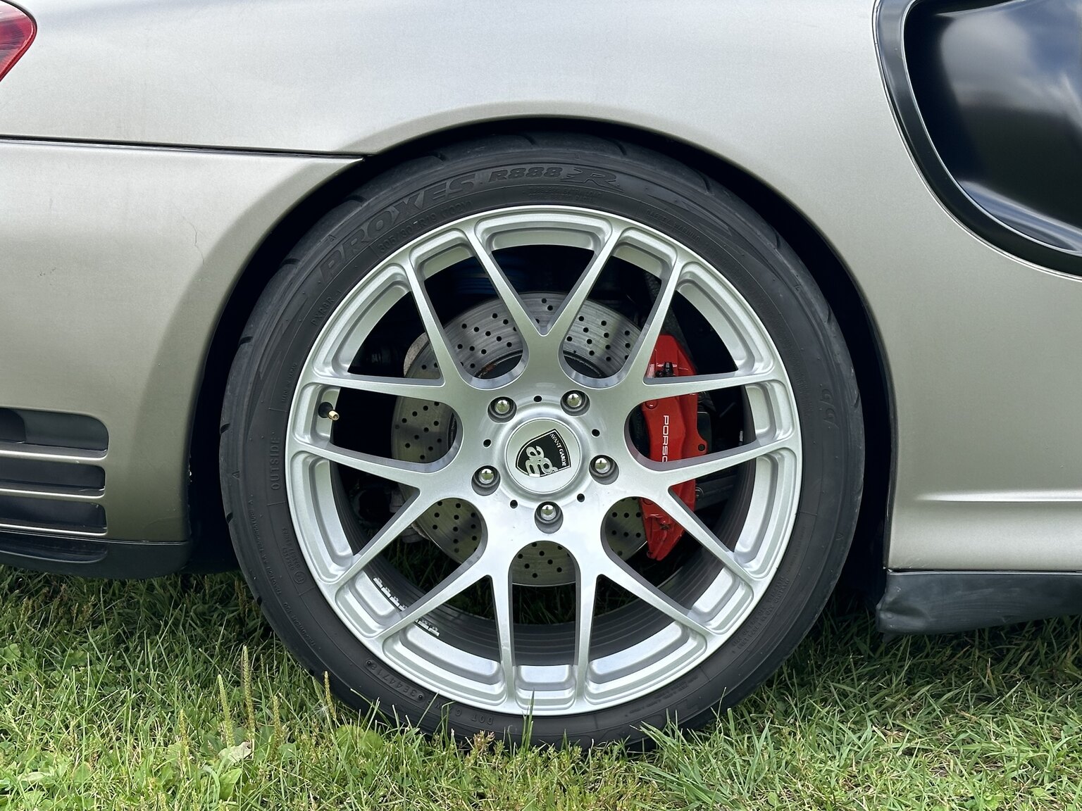 Exterior image of 2002 Porsche 996 Turbo (10)